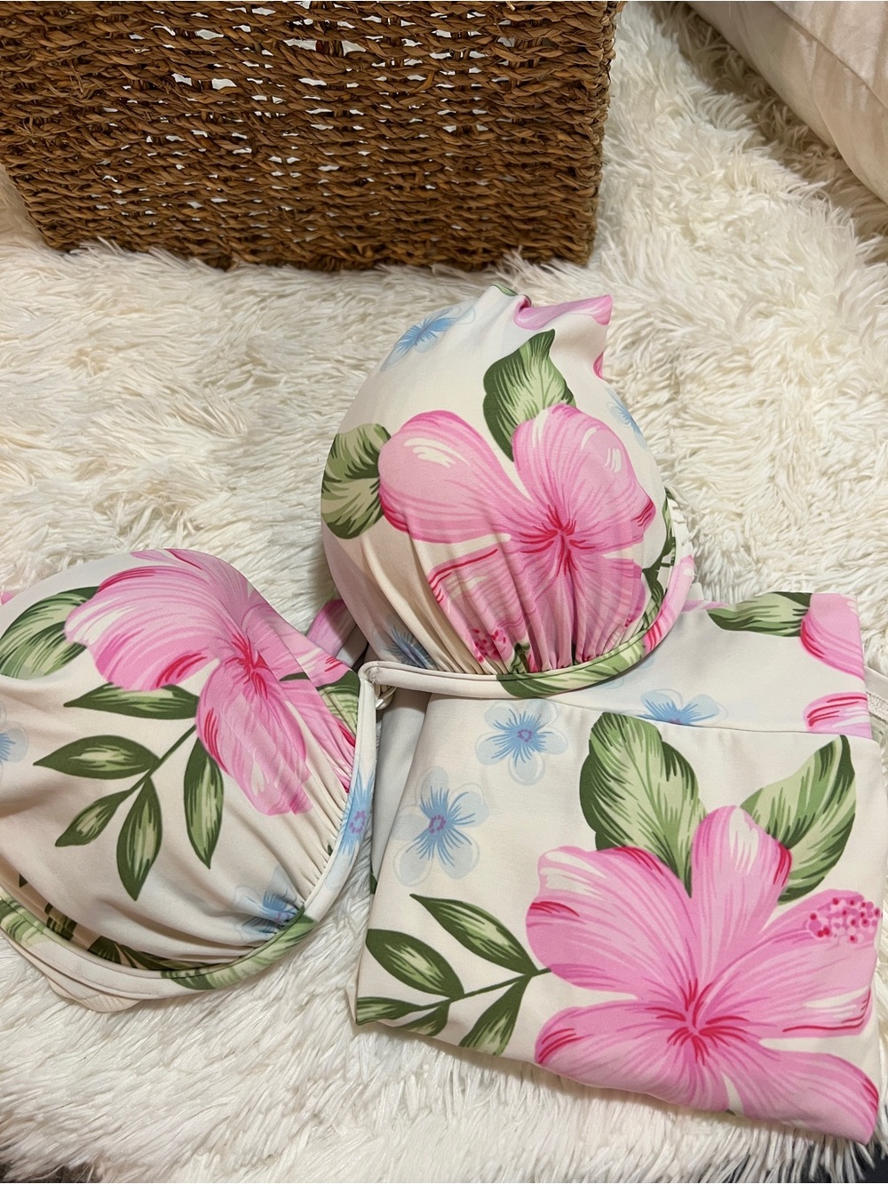 VENUS “Aloha” Two piece swimsuit underwire push up top & skirt bottom - 38DD 16